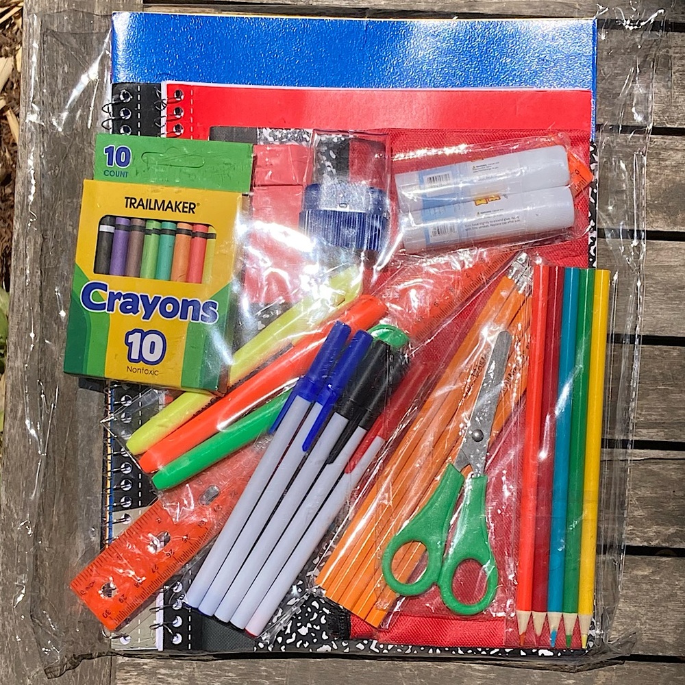 SALE 🌼 45 Piece School Supply Set with Crayons and Notebooks New - Picture 4 of 5
